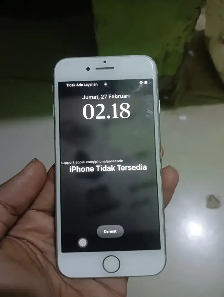 iPhone 8 silver