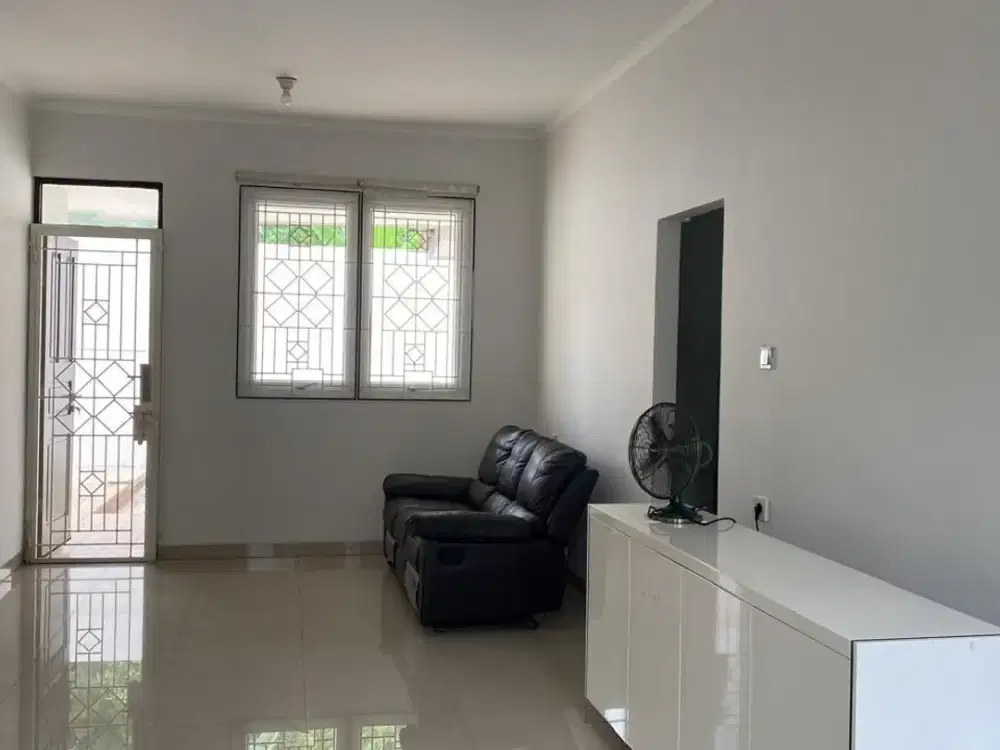 Dijual Rumah Nusaloka Sektor 14  BSD City