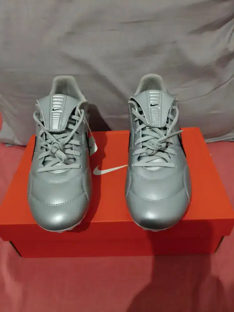 Sepatu Sepakbola dan Mini soccer Nike Premier III FG New (Nego Ok)