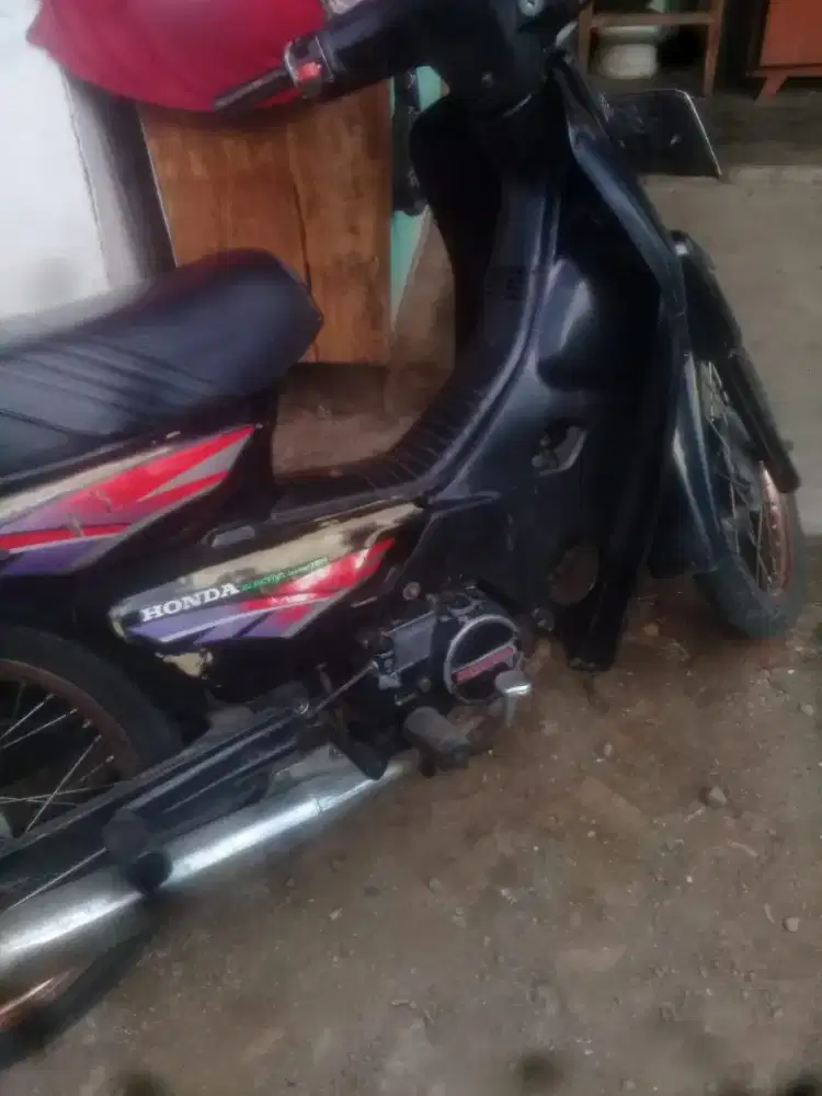 Motor Honda Legenda