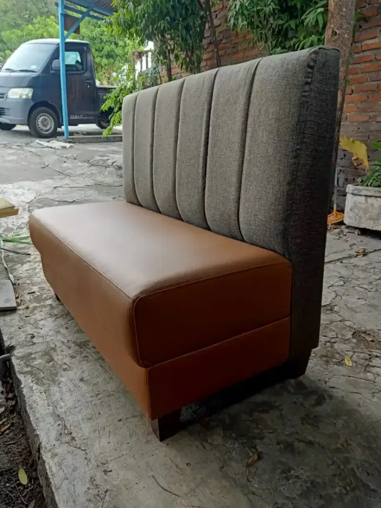 Sofa kafe minimalis