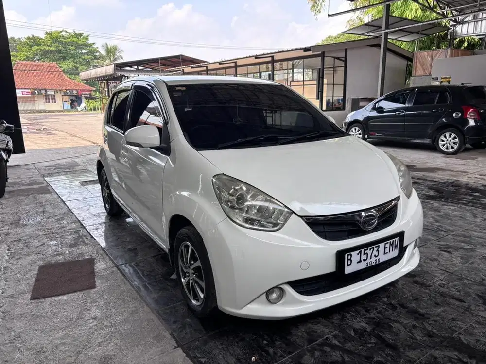 DAIHATSU SIRION RS MATIC 2013