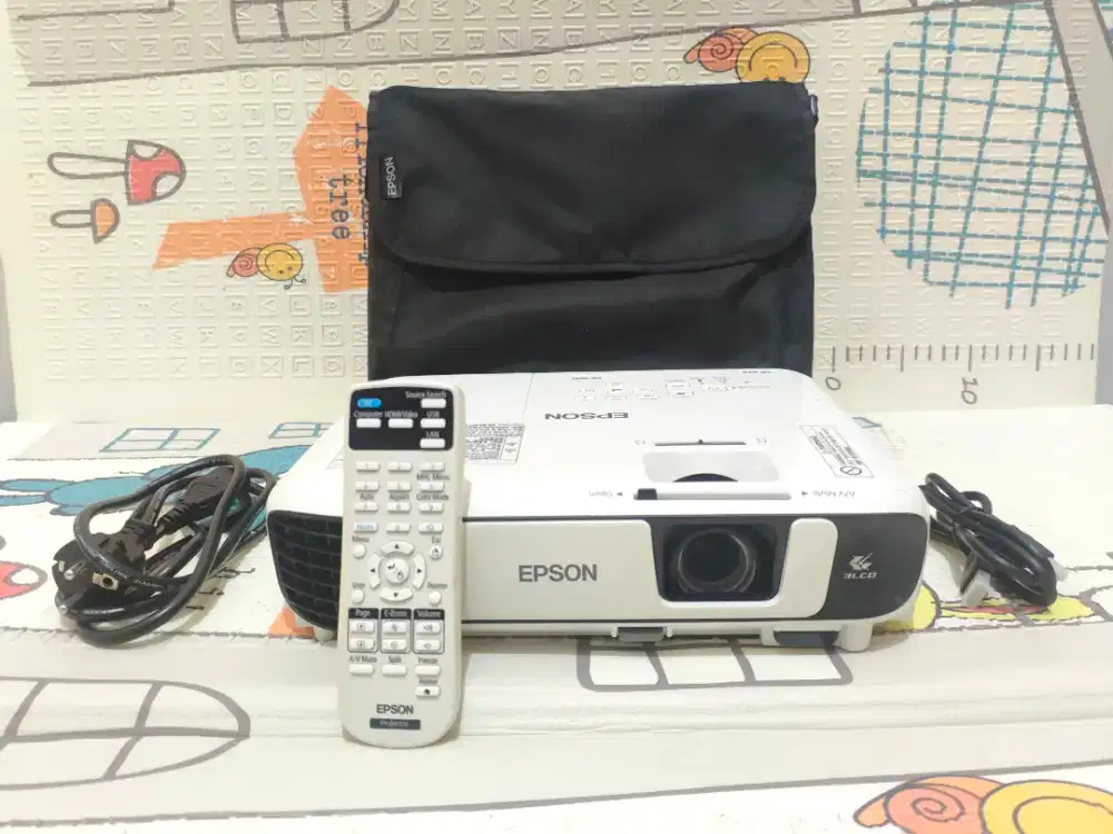 Proyektor EPSON EB-W41 3600 lumens Bekas