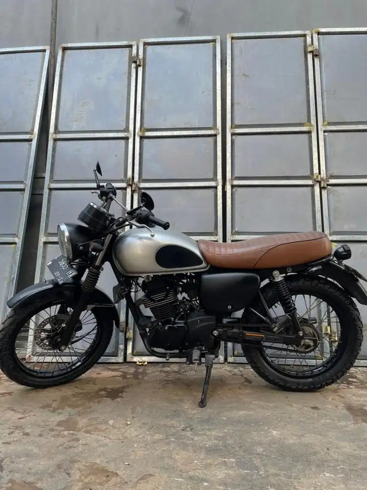 Dijual kawaski W175 SE silver 2018