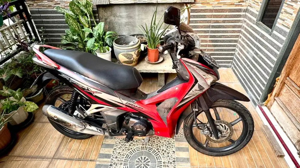 Supra X Helm in 12555
