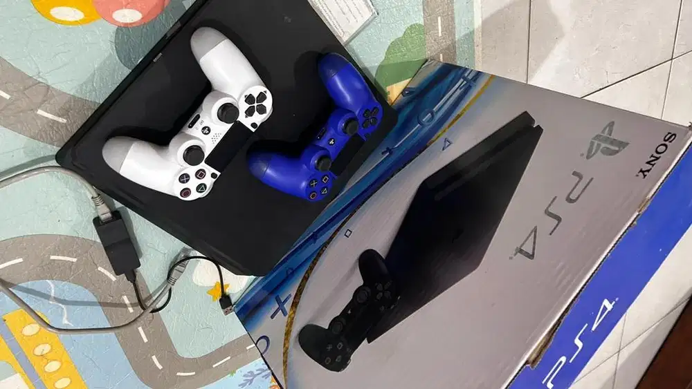 Di jual ps4slim 1tb Hen