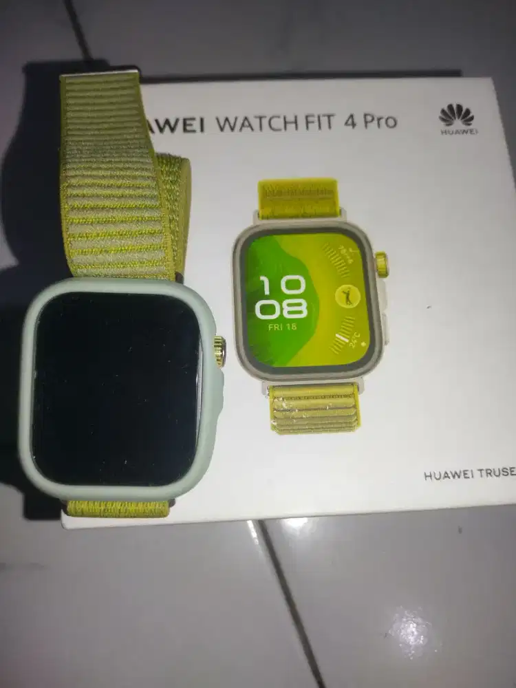 Jam tangan smartwatch