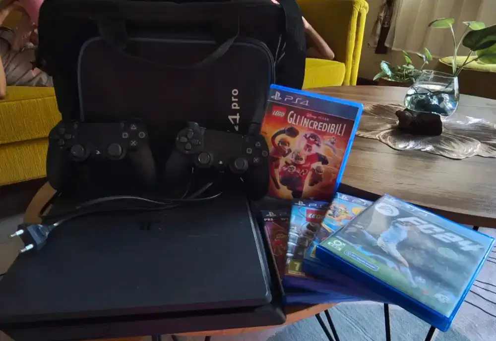Jual PS4 Slim Preloved