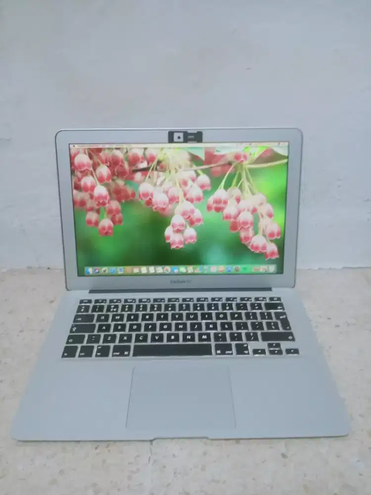 Jual Macbook Air 13in Early 2014 core i5 ram 8/128gb slim