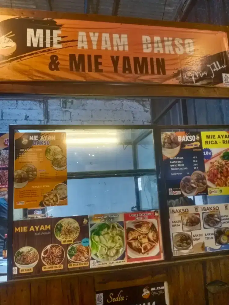 Dibutuhkan karyawati untuk jual mie ayam
