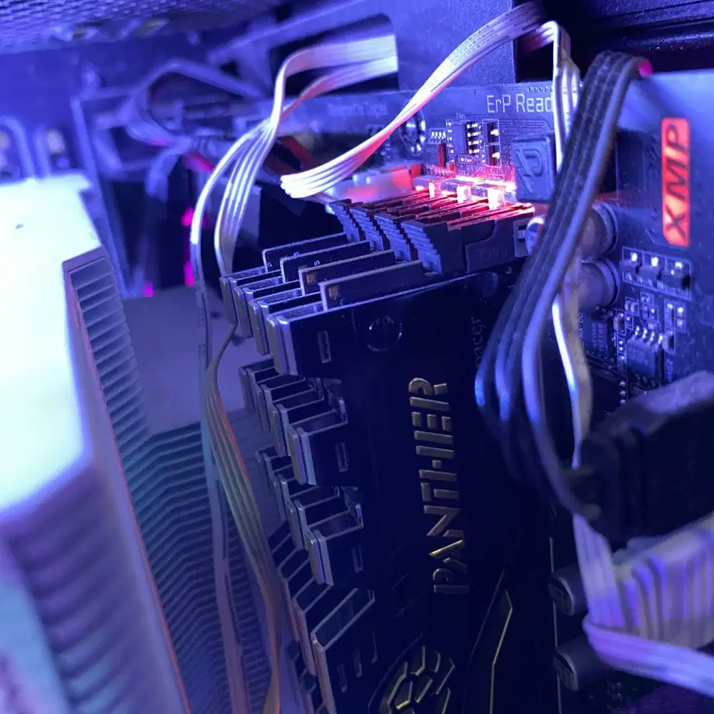 PC Windows11 / i7-8700 / 32GB RAM / GeForce GTX 750Ti / Bekas Pribadi.