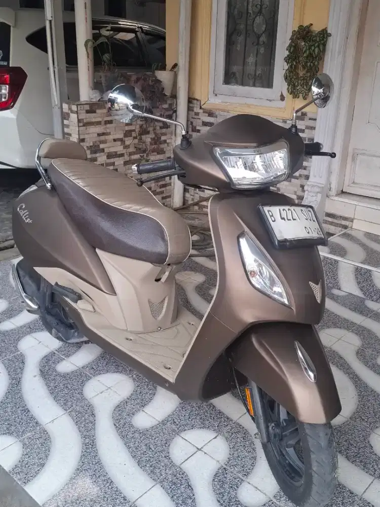TVS Callisto Coklat