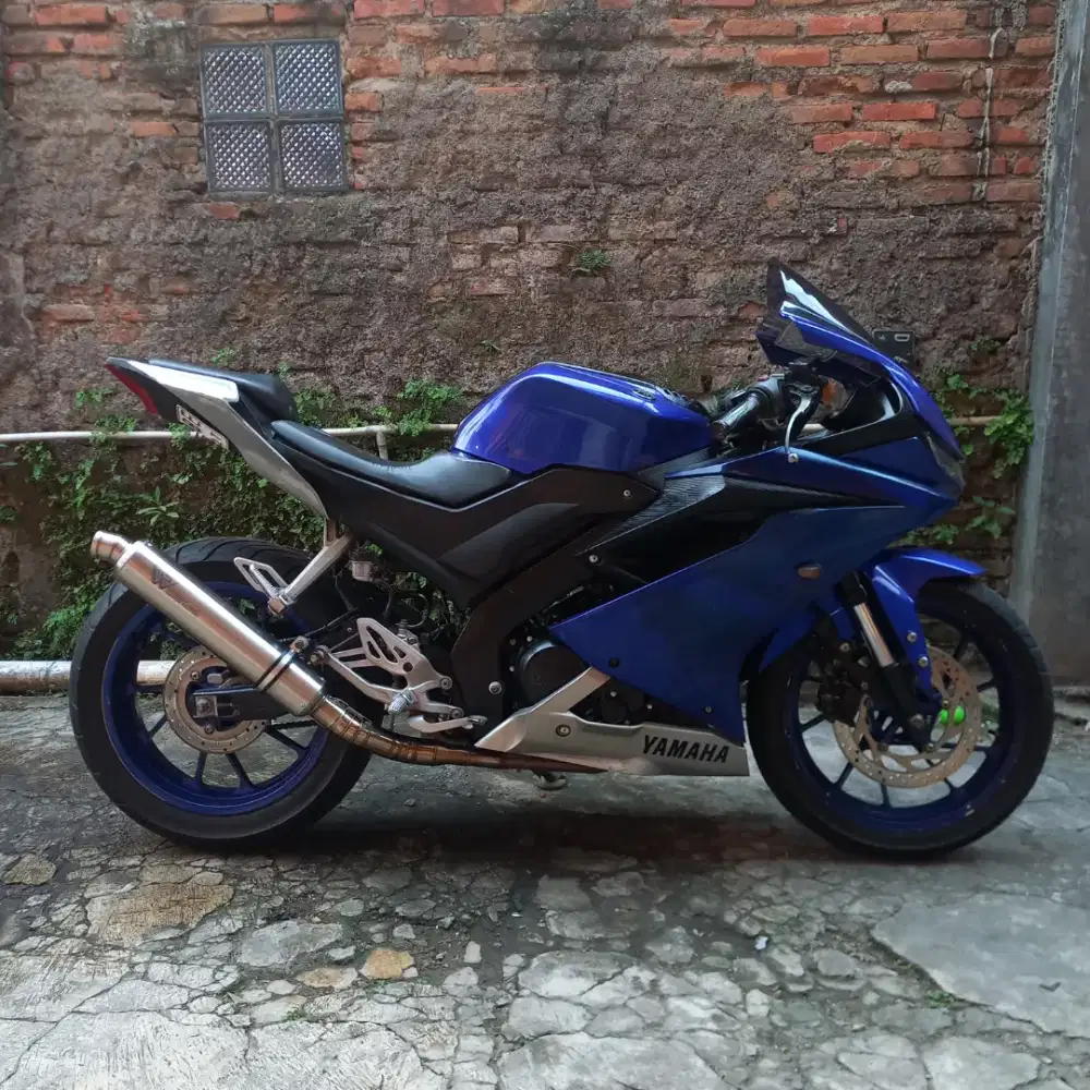 Yamaha R15 plat D bandung