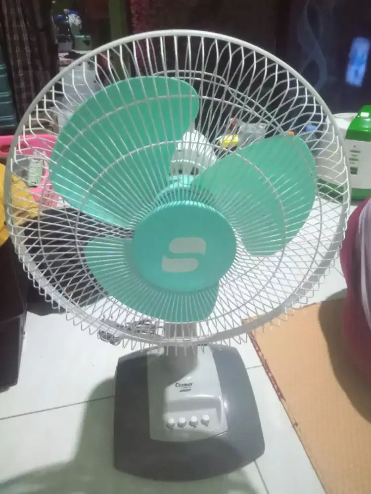 Kipas angin meja 12 inch merk cosmos normal siap pakai nego tipis