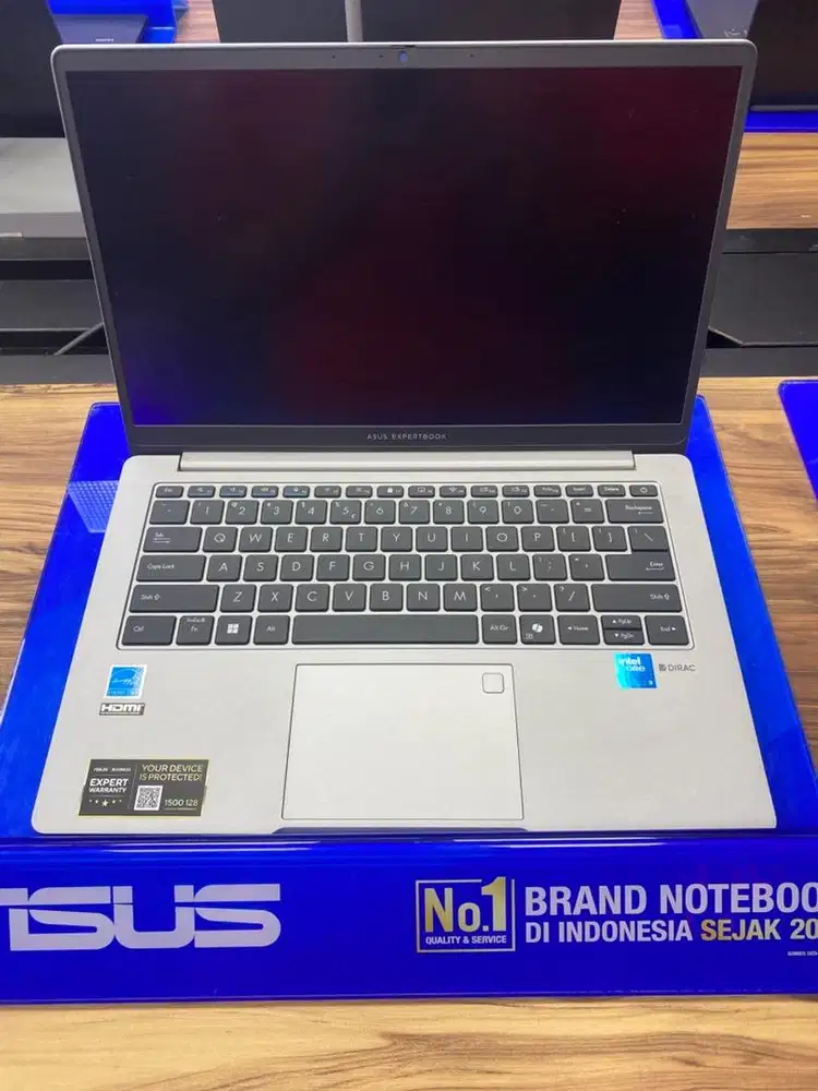 Laptop ASUS EXPERTBOOK, intel core 3 RAM 8/512GB