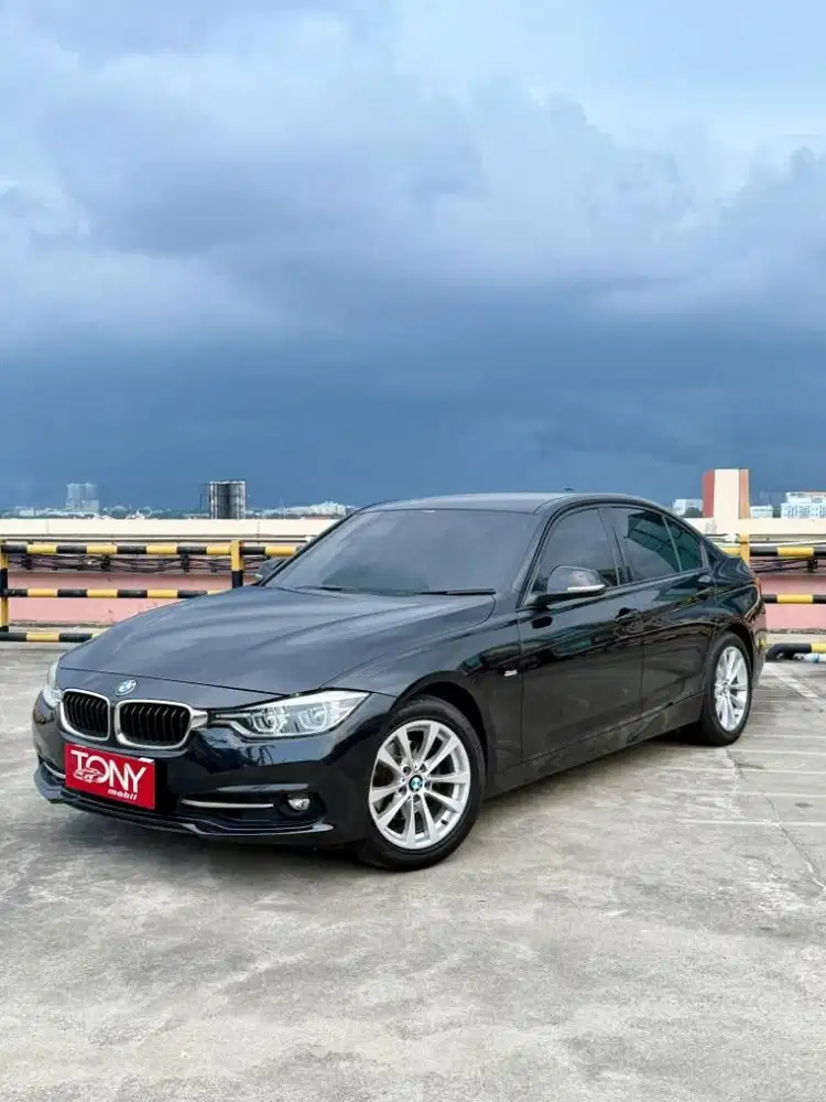 BMW 320i Sport DP 20jt Saja 2018 Hitam