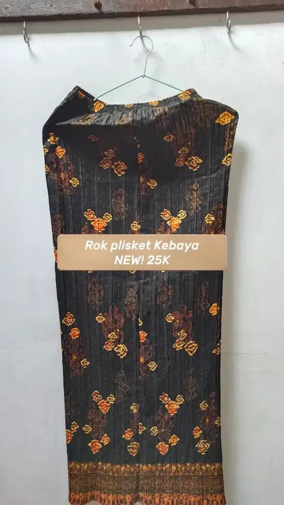 Bawahan untuk kebaya