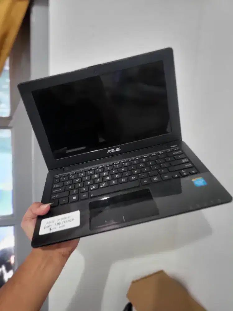 Laptop asus X200c