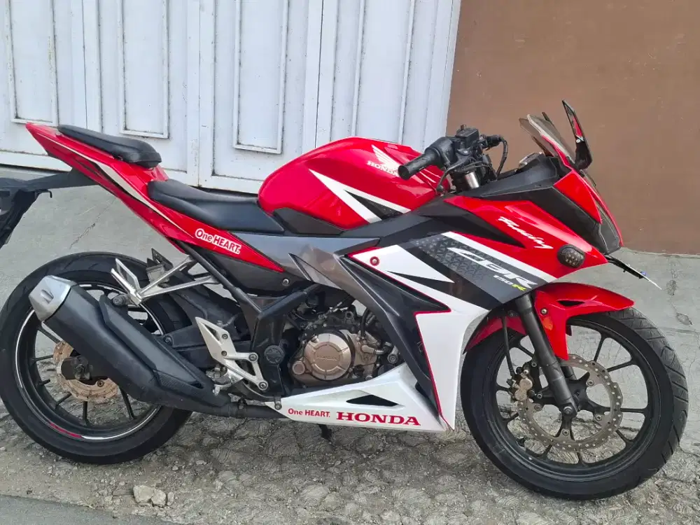 Honda CBR FL plat B