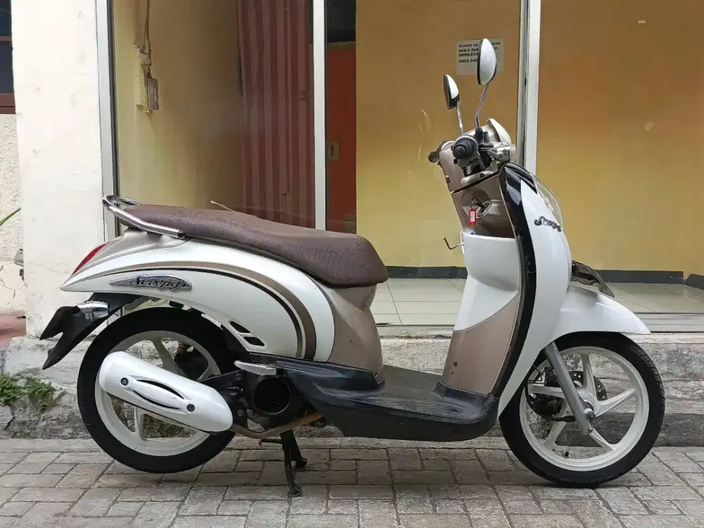 Scoopy thn 2011 lengkap mulus jarang ada