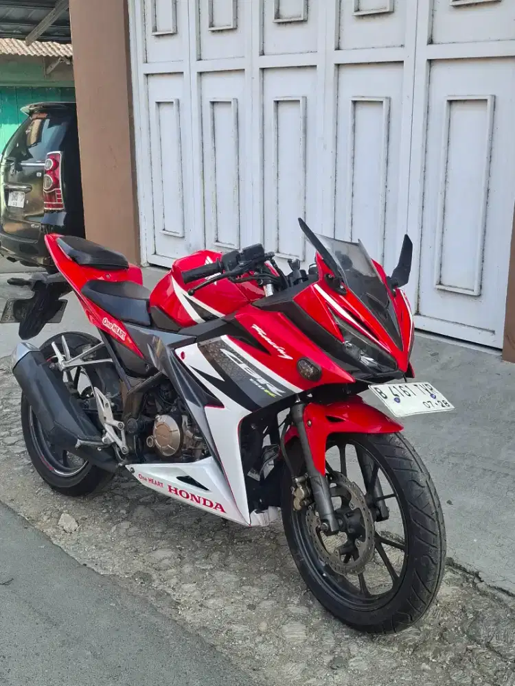 Honda CBR FL Red