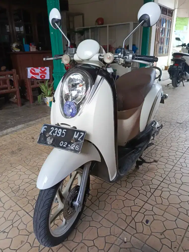 Jual Scoopy 2011 komplit good kondisi