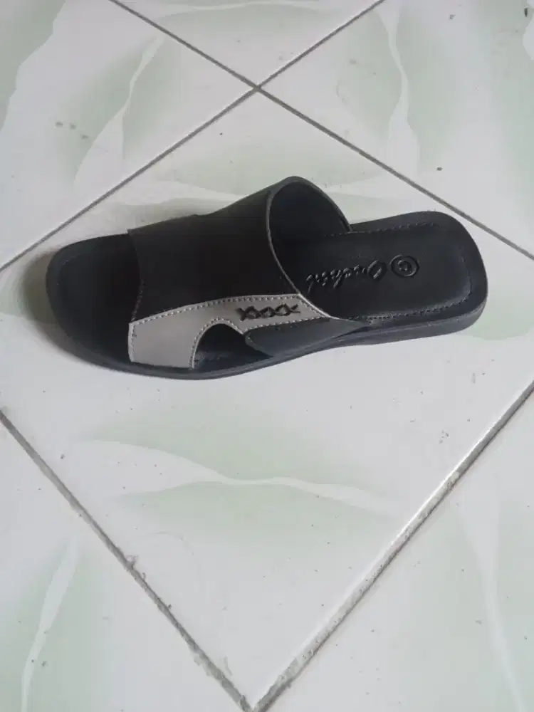Orchid Sandal pria