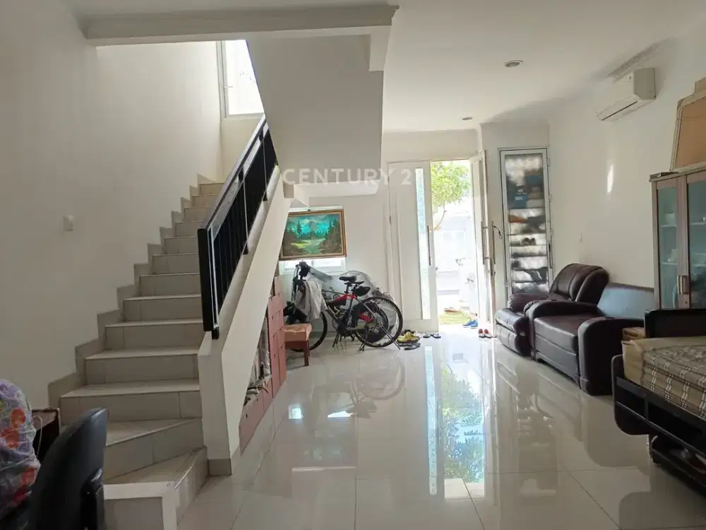 Disewakan Rumah Asri Summarecon Cluster Amanda