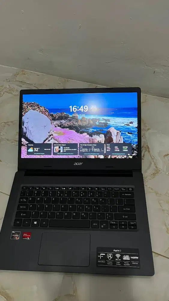 ACER ASPIRE 3 WARNA HITAM
