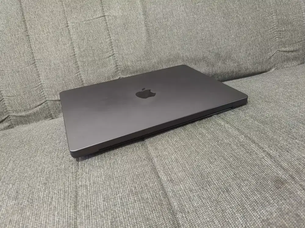 MacBook Pro M3 Pro Liquid Retina XDR 14in 2023 ram 18/512gb