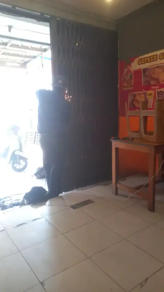 Tukang perbaikan rolling door folding gate cilandak pondok labu