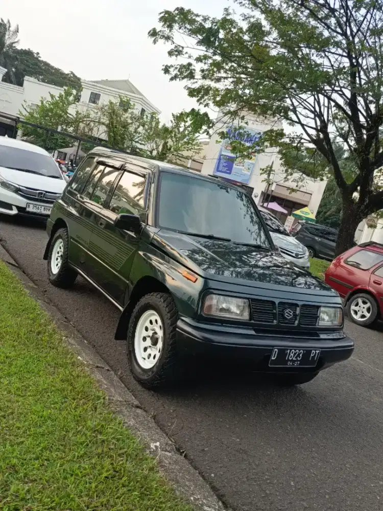 Sidekick 2wd mulus tnggal pakai