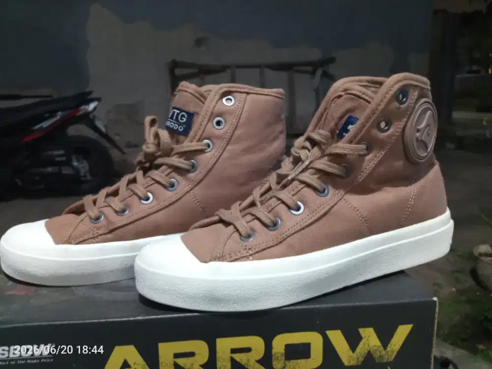 Paket borongan sepatu, jaket