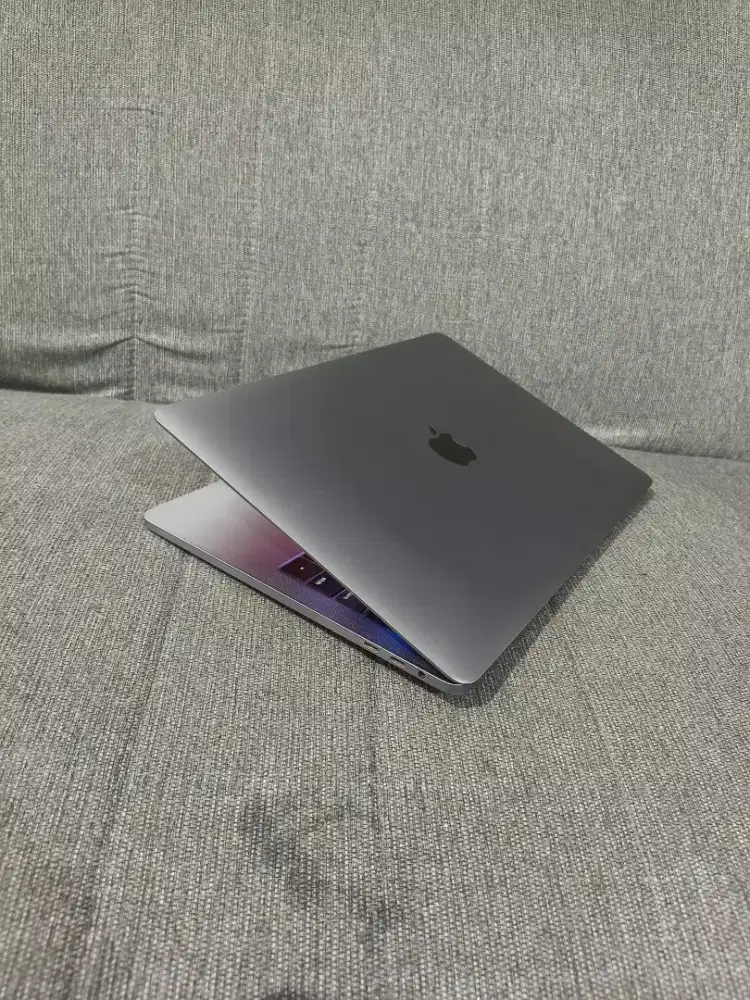 MacBook Pro Retina 13in 2019 TouchBar core i5 ram 8/SSD 256