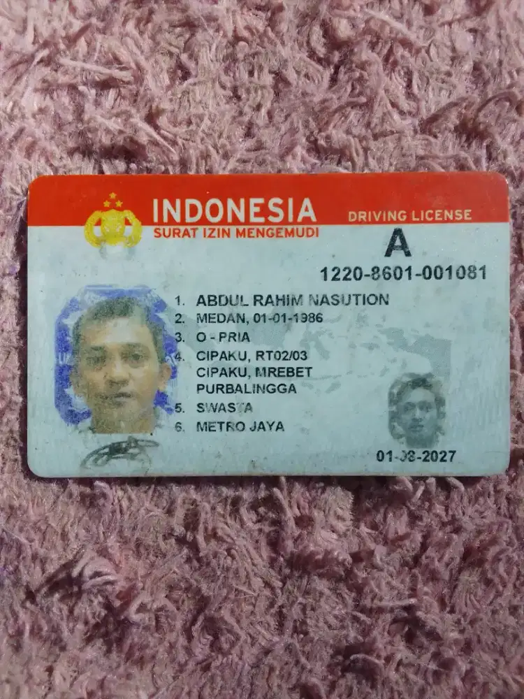 Saya sedang mencari pekerjaan sebagai driver sim a