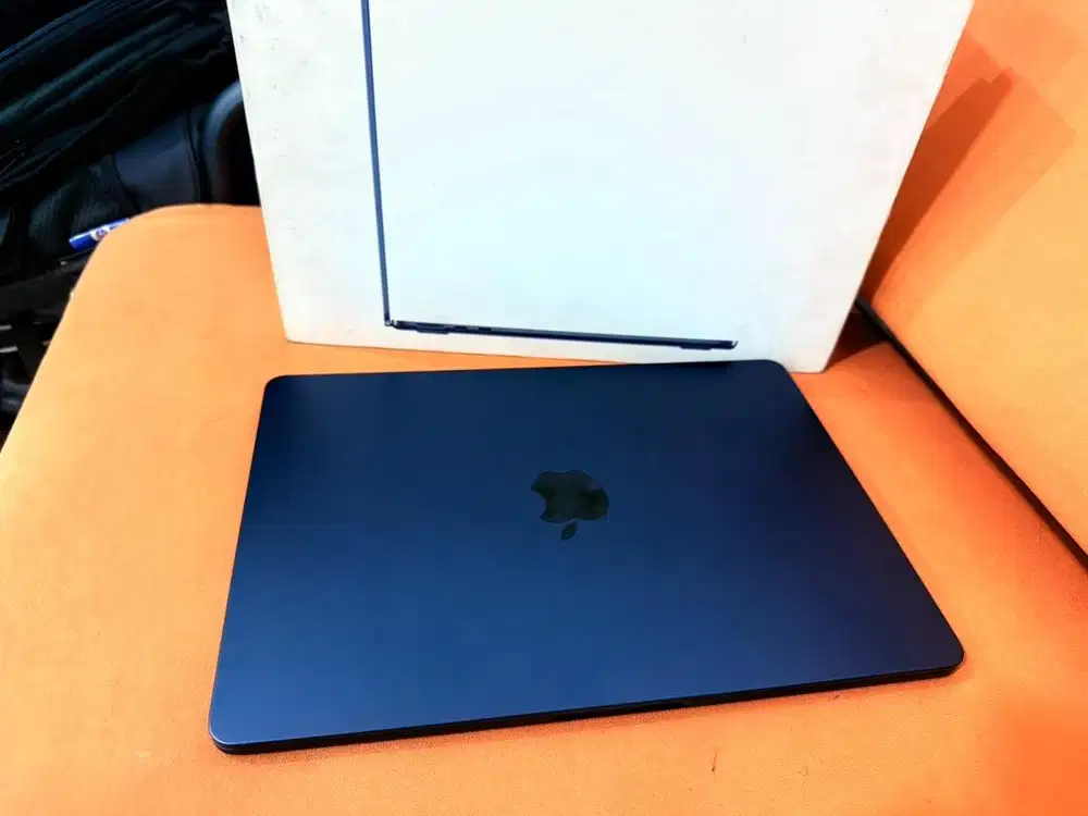 Macbook Air Core M3 2024 Fullset