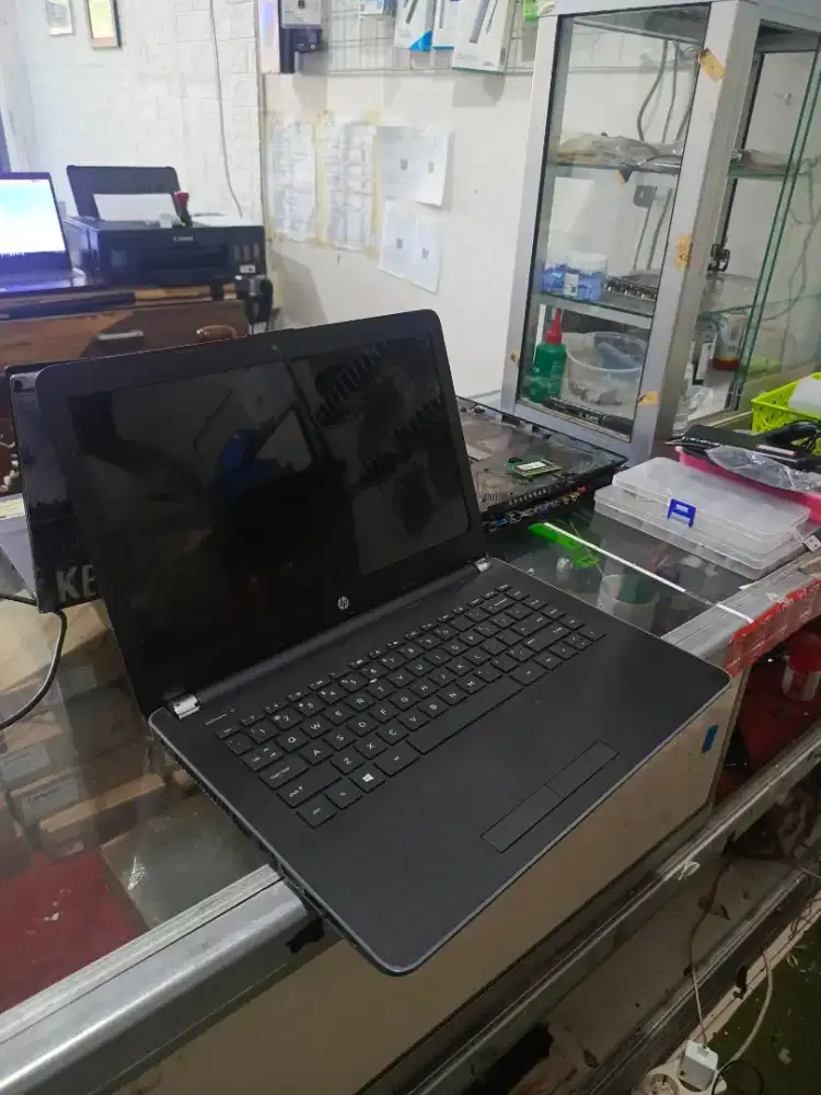 Laptop HP RAM 8GB SSD 128GB Slim Mulus Siap lembur