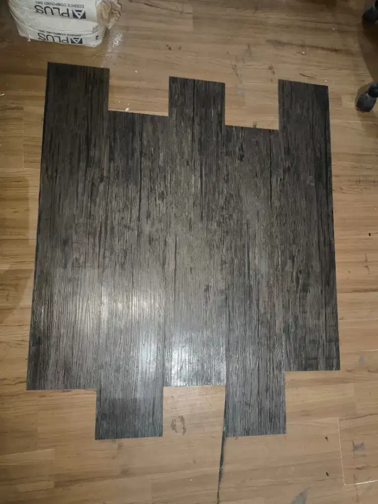 Vinyl lantai bekas