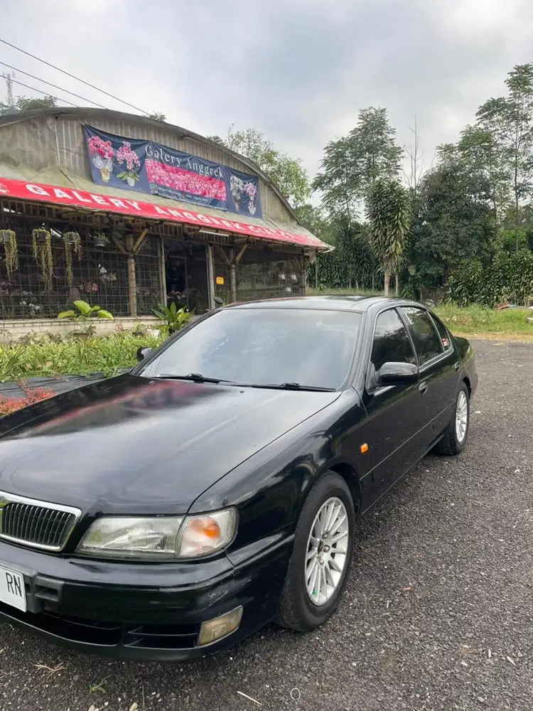 Jual nissan infiniti i30 1997
