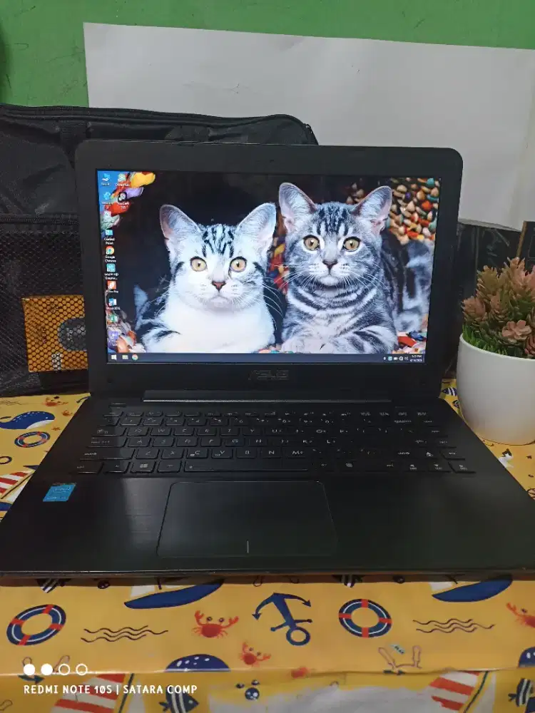 LAPTOP ASUS X455L. Intel Core i3. RAM 10 GB. Batrei Awet. No Minus