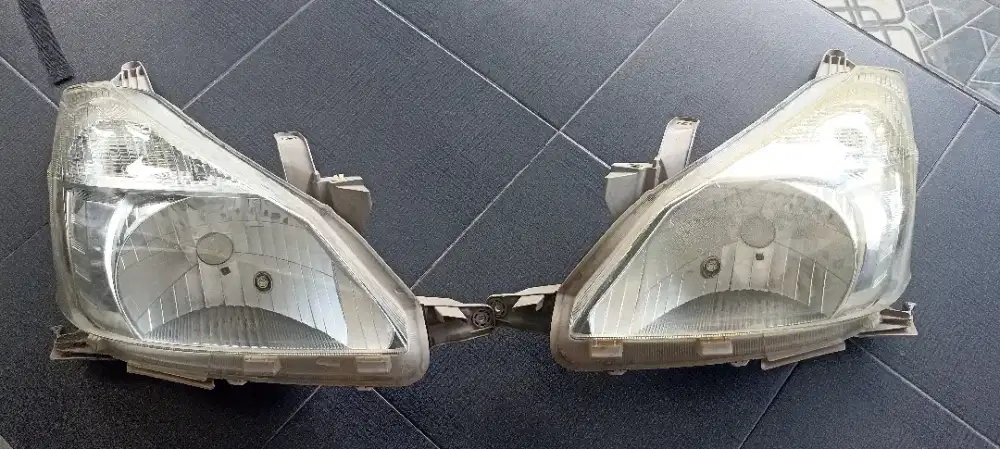 headlamp avanza 2013