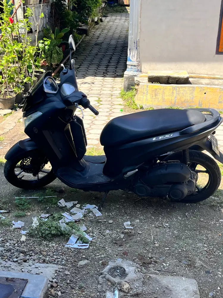 Di jual yamaha lexy 2019, Ban depan blkg baru ganti, batere juga baru