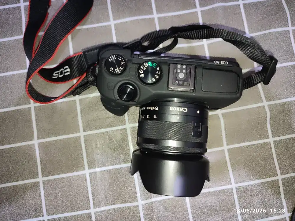 Canon EOS M3 Mulus Lengkap Dus Box Jarang Pakai Normal Siap Pakai