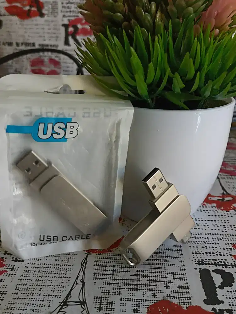 OTG FLASHDISK 2in1 TYPE C. Kapasitas Penyimpanan Data 2TB atau 2000GB.