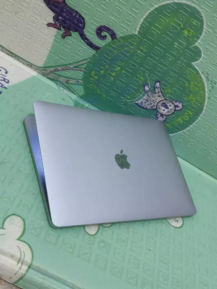 MacBook Pro Retina 13in 2017 core i5 ram 8/SSD 128gb