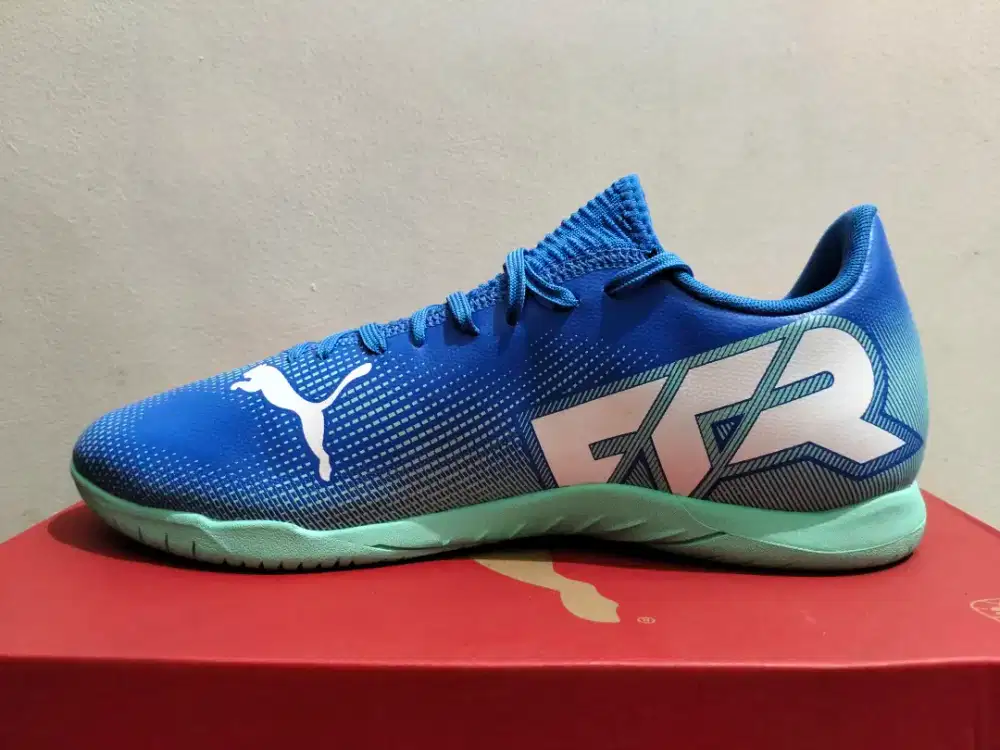 Sepatu Futsal PUMA Future 7 Play IT Hyperlink