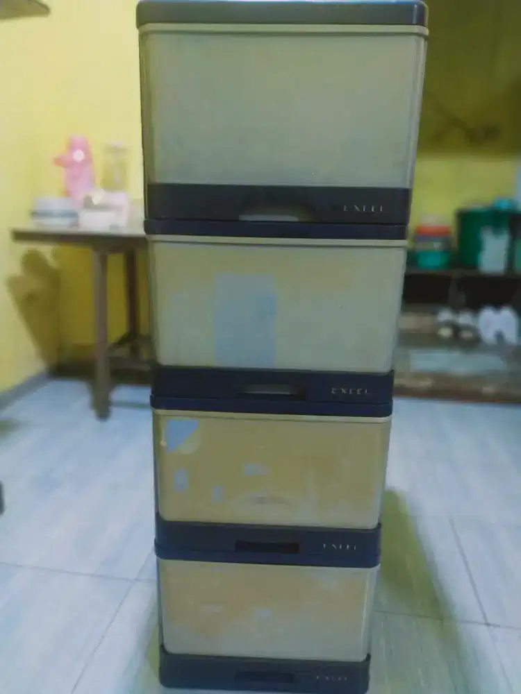 Lemari 4 tingkat lion star excell