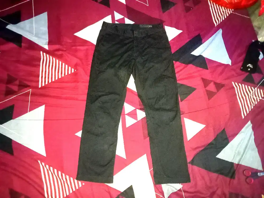 Celana katun bahan slim fit frickin chino volcom black original