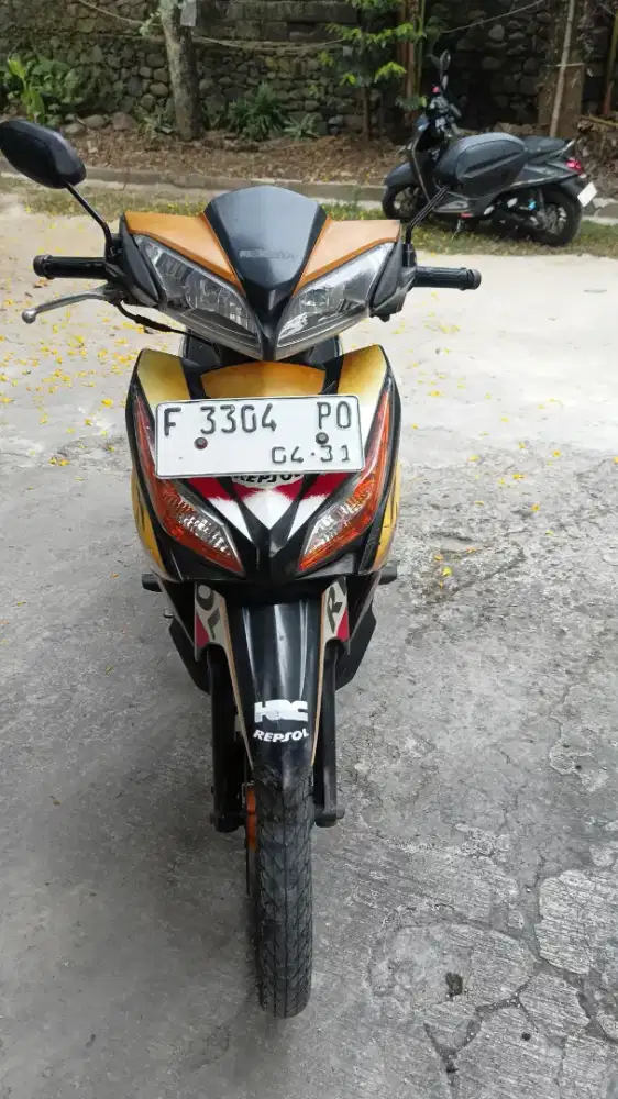 Honda Blade Repsol 2012 karbu plat f kab pajak 2027 lengkp
