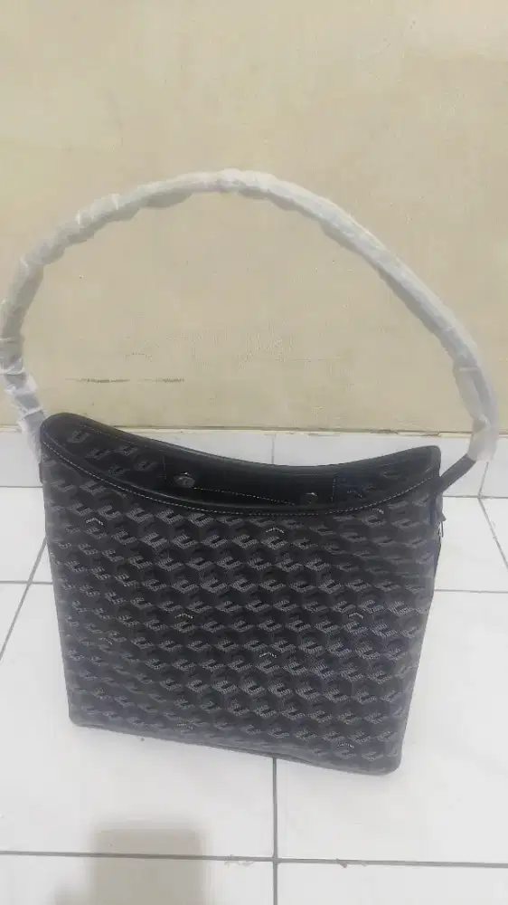 Tas christy ng original alesso L